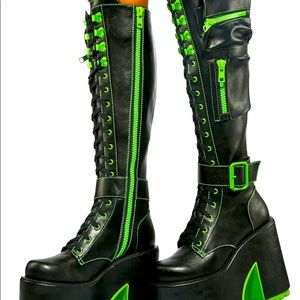 Dollskill platform boots nwt